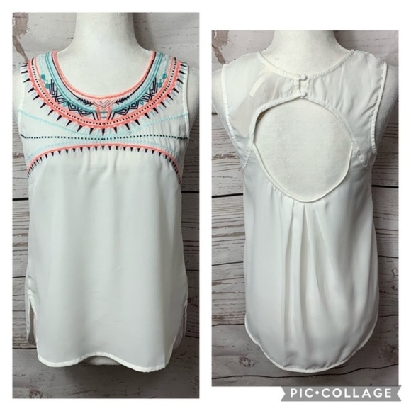 NWT Miami Boho Embroidered Sleeveless Blouse - Picture 1 of 8
